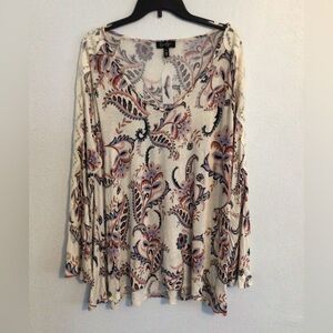 Jessica Simpson NWT Woman’s Whitecap, Gray & Paisley Petals Blouse. Size 2X.